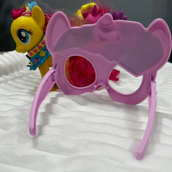 Hasbro My Little Pony Figures and Mask - Picture 3 of 6